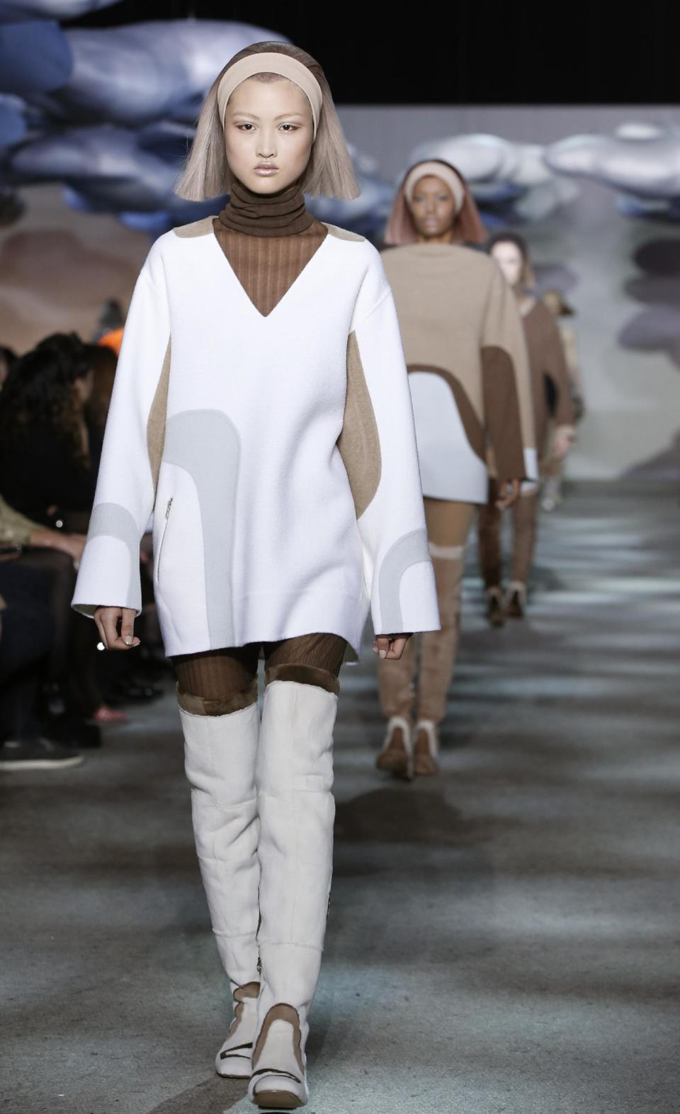 The Marc Jacobs Fall 2014 collection is modeled at Fashion Week in New York, Thursday, Feb. 13, 2014. (AP Photo/Kathy Willens)