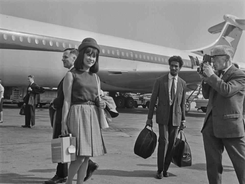 Gilberto arriving at Heathrow Airport (then London Airport) in June 1965 (Getty Images)