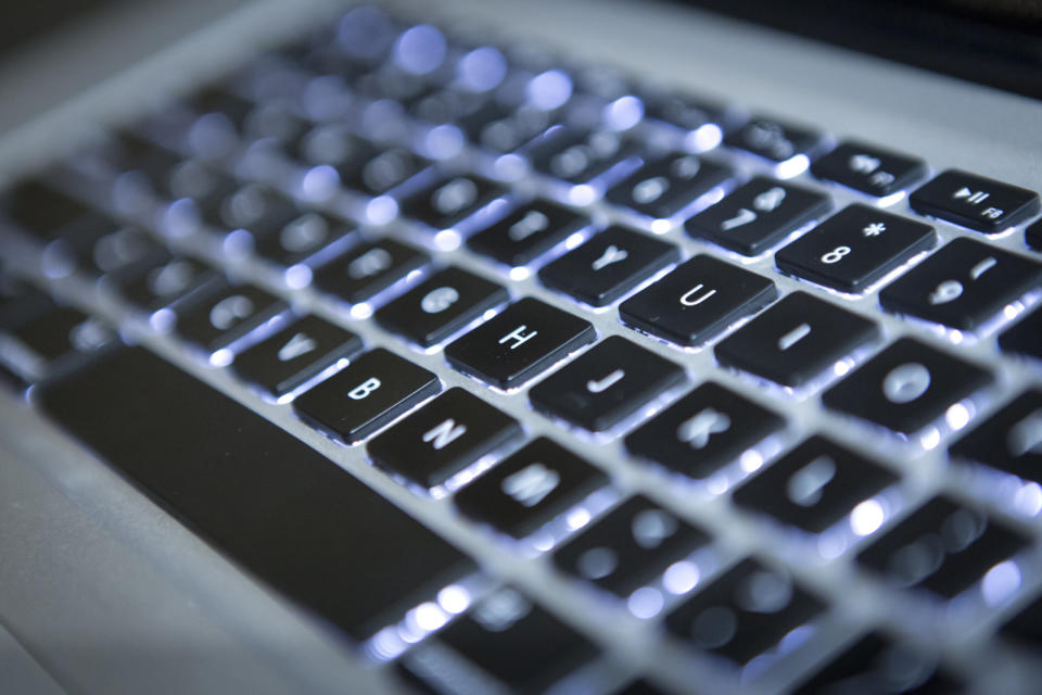 Apple launched a new keyboard service program today, acknowledging that the