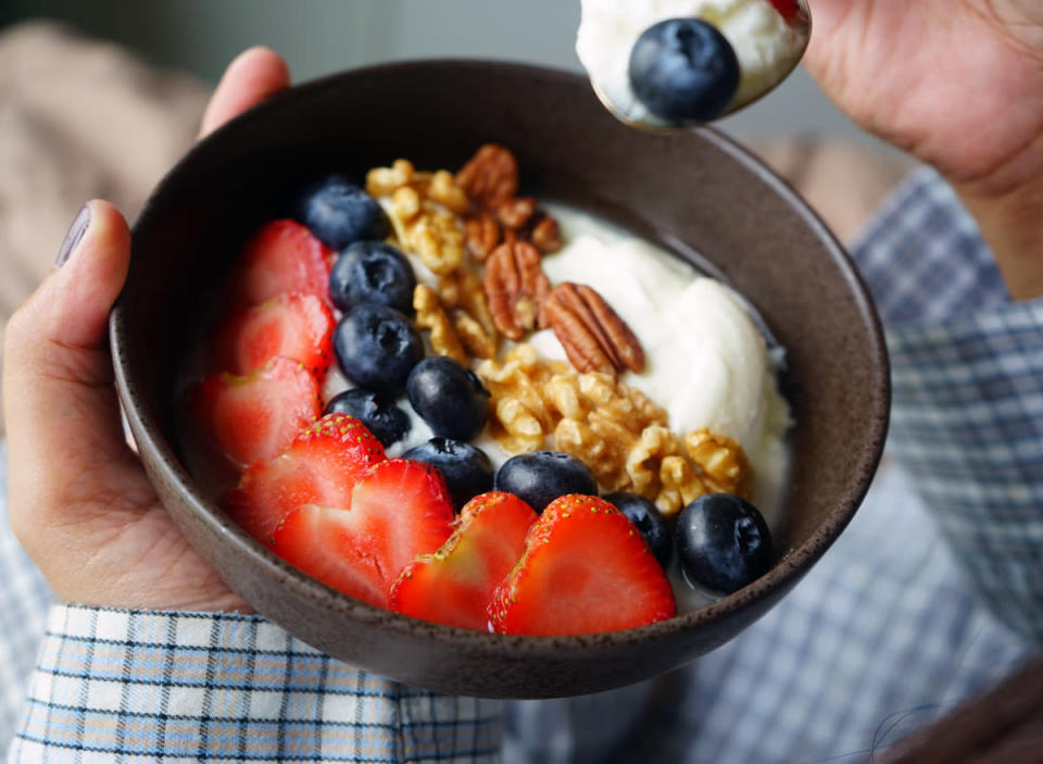 blueberries strawberries walnuts yogurt bowl