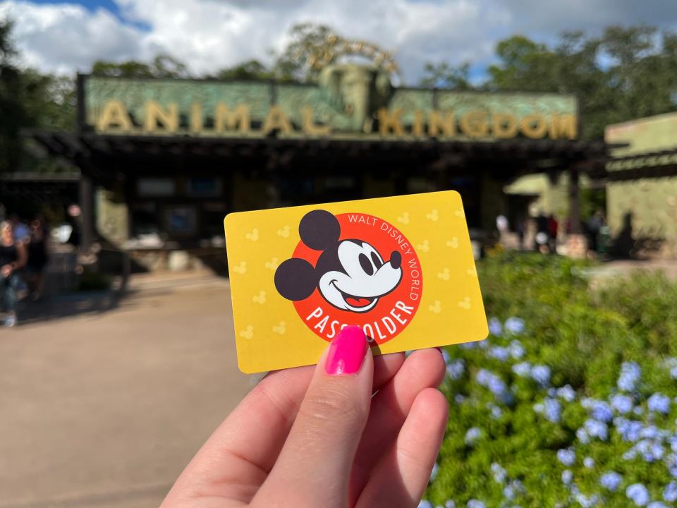 jenna clark holding disney world annual pass