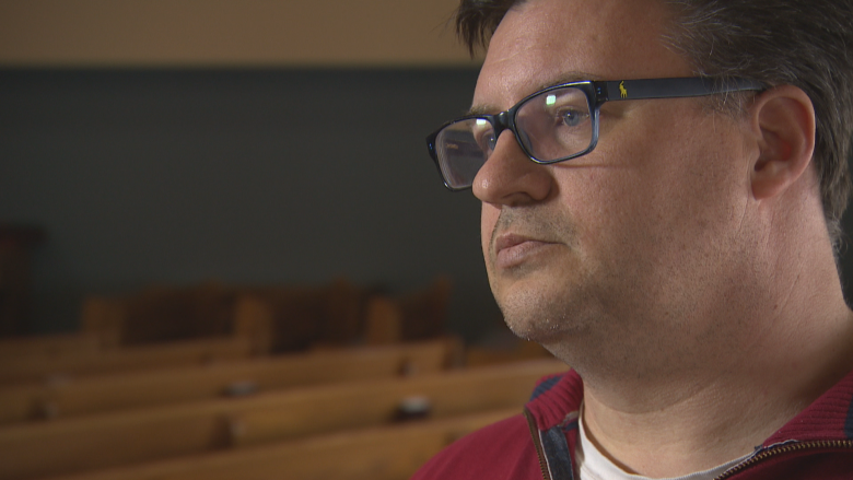 Ottawa 'withholding taxpayer money' from religious groups for summer jobs grant, Winnipeg pastor says