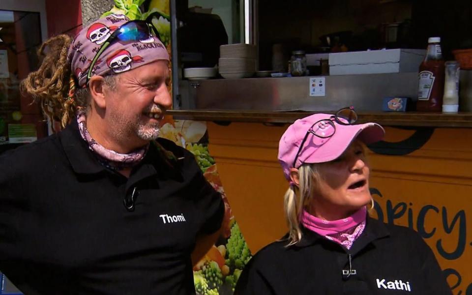 Die Arbeit im Foodtruck war ein Lichtblick für Thommy und Kathrin Schmelz, bis Thommy unter der Belastung zusammenbrach.