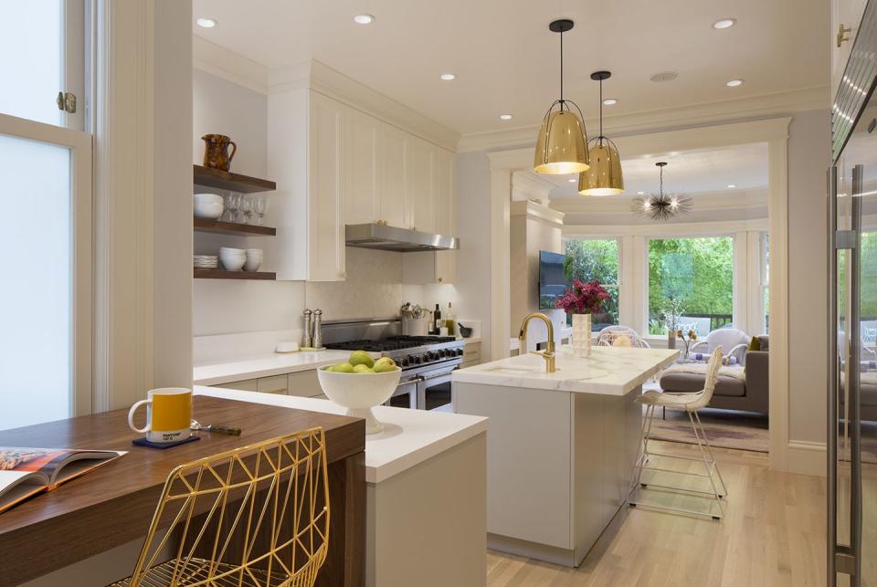 14 Times White Kitchen Cabinets Transformed A Space