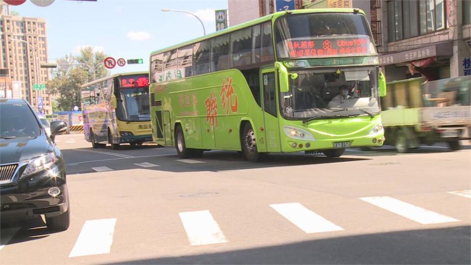 搭公車口罩戴下巴　婦人不聽勸「見笑轉生氣」駕駛、乘客反被罵「豬哥」