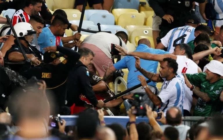 Incidentes en el Maracaná, en la previa del partido entre Brasil y Argentina: hinchas de la selección nacional heridos