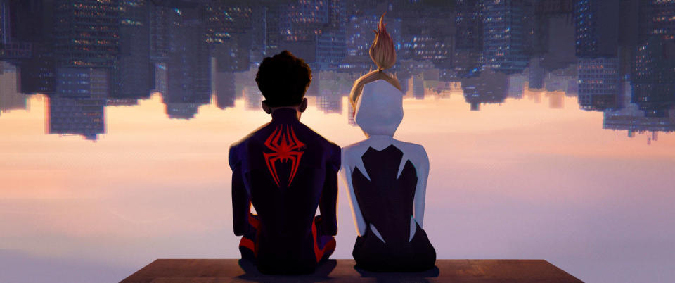 Dans cette suite au film d’animation sorti en 2018, Miles Morales et Gwen Stacy sont de retour et leur relation est saluée comme l’un des nombreux points forts de l’intrigue. 