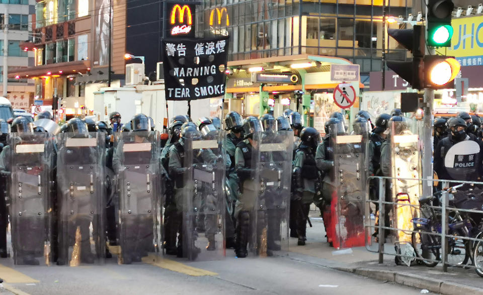 香港2019年自爆發反送中運動後，從去年9月至今年3月，每月港人申請居留人數均超過600人，較往年同期多。（中央社/檔案照片） 