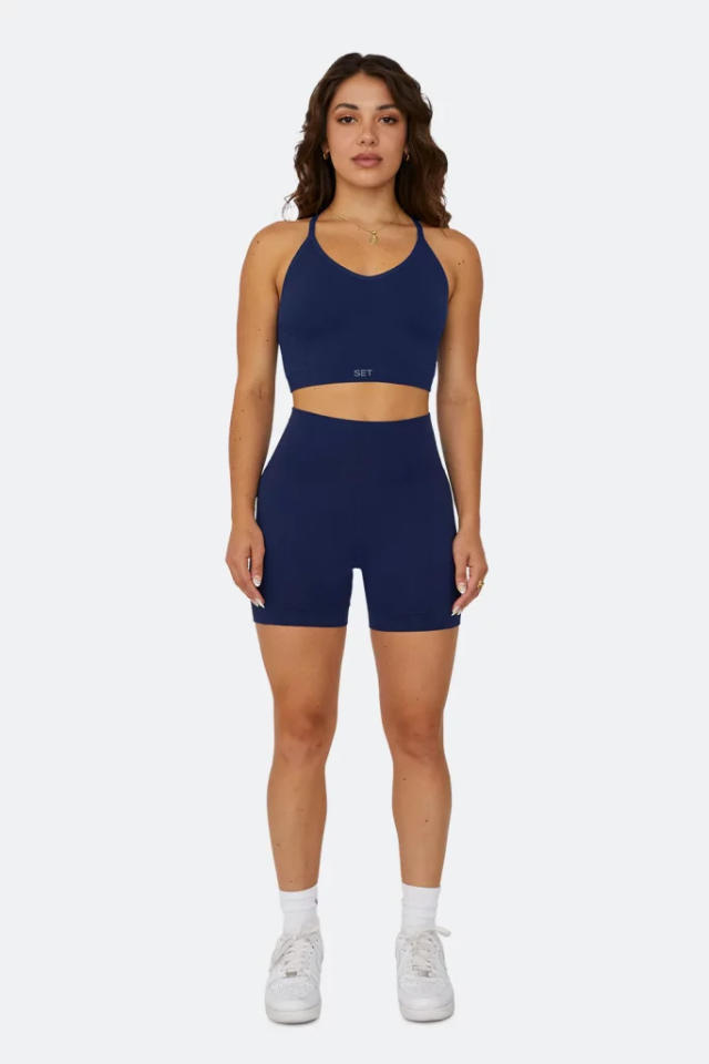 FAYE - Scoop Neck Plain Racerback Sports Bra Top / Sweat Shorts / Set