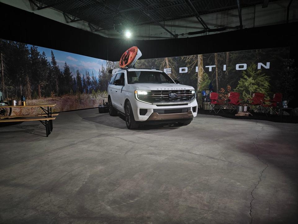 2025 ford expedition debut event in detroit