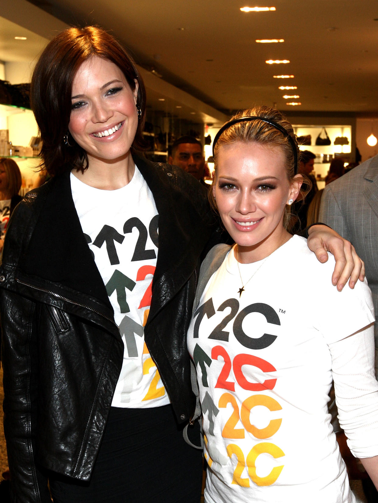 Mandy Moore and Hilary Duff (pictured in 2008) hosted a hangout for their newborn babies, August and Mae. (Photo: Alberto E. Rodriguez/Getty Images)