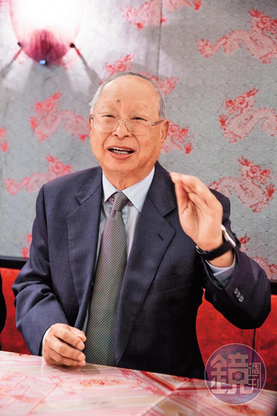 過去置身事外的新光三越董事長吳東興，被迫捲入新光吳家兄弟戰爭。