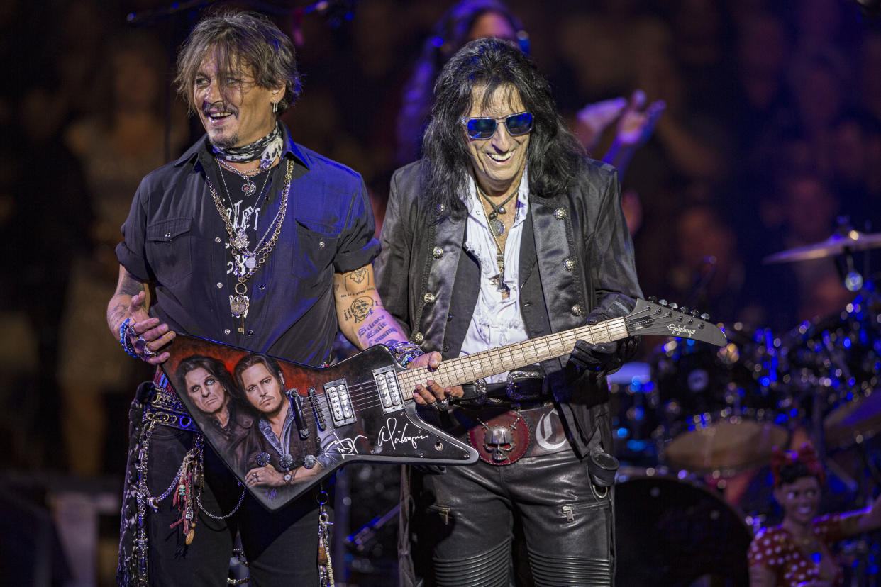 Johnny Depp and Alice Cooper in 2019. (Photo: Daniel Knighton/Getty Images)