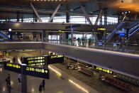 <p>Während es für Hongkong einen Platz nach unten ging, nach Hamad den vierten Platz ein. Der Flughafen in Katar punktet im “Skytrax”-Ranking vor allem mit seinem Bodenpersonal. Im mittleren Osten ist der Hamad International Airport sogar auf diesem Gebiet die Nummer Eins. </p>