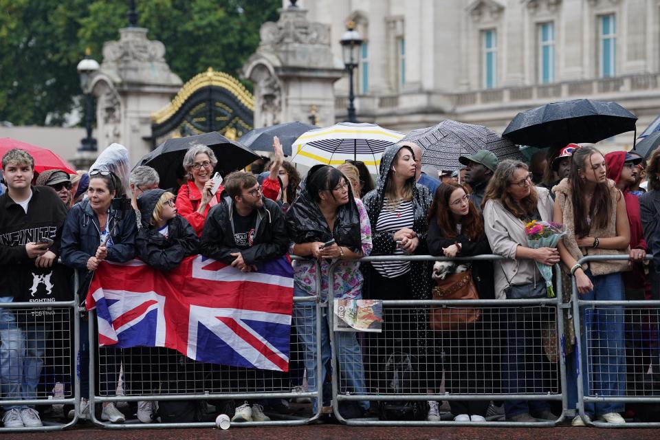 Mourners lining the streets of London to see the Queen’s coffin are facing the strong possibility of heavy rain on Wednesday morning (Gareth Fuller/PA) (PA Wire)