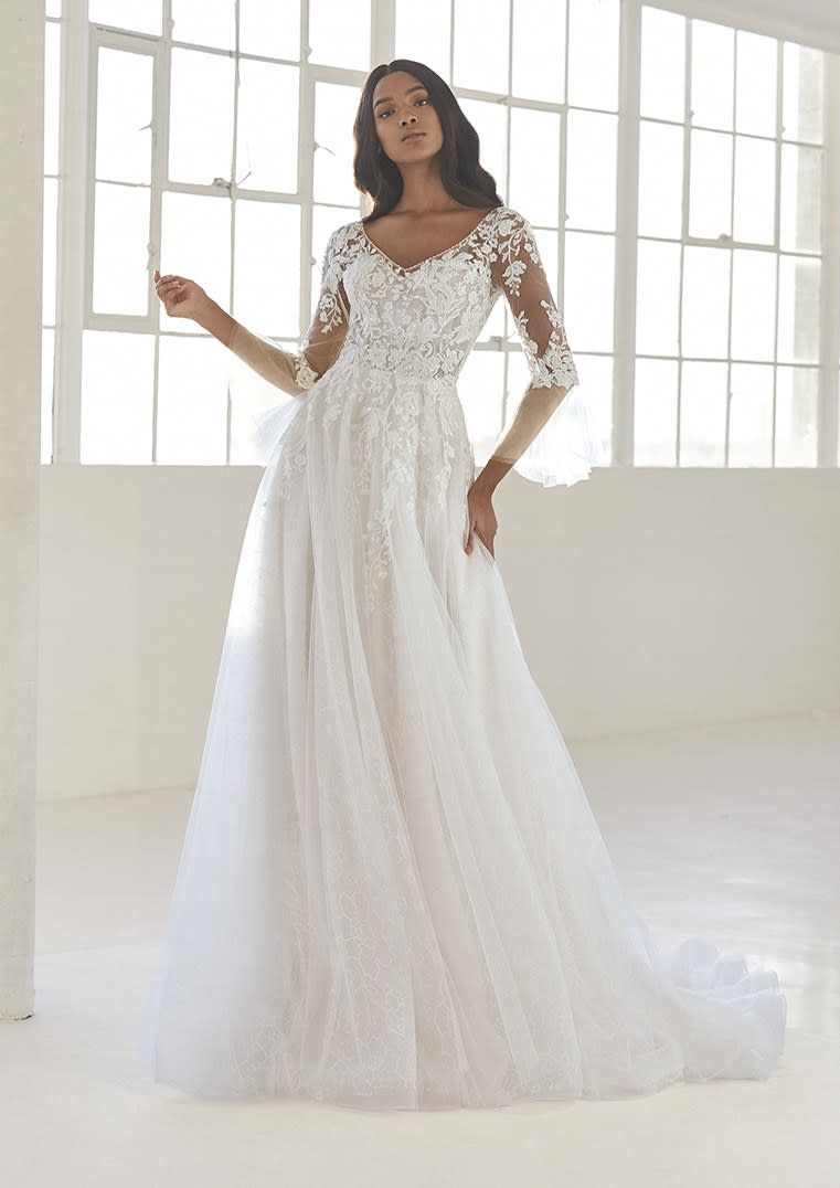 <cite class="credit">Photo courtesy of Pronovias</cite>