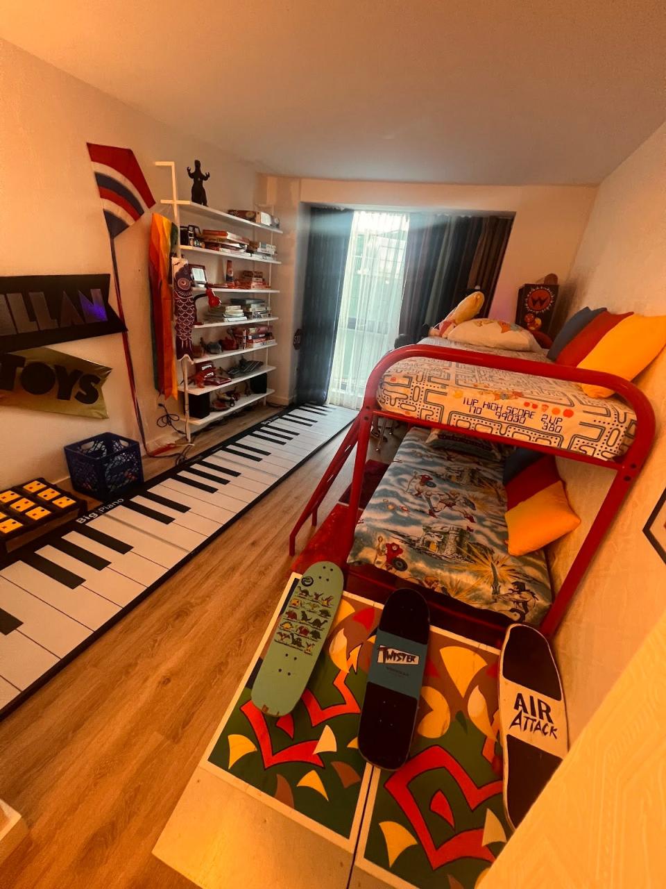 bunkbed room with floor piano in the big suite at the graduate hotel in nyc