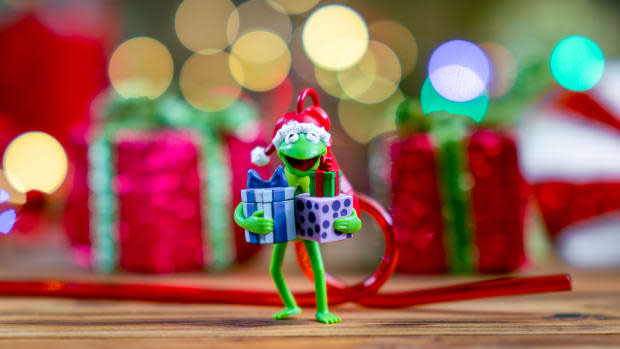 <p>Holiday Kermit Straw Clip available at various locations at Disneyland Park and Disney California Adventure Park </p><p>Disney</p>