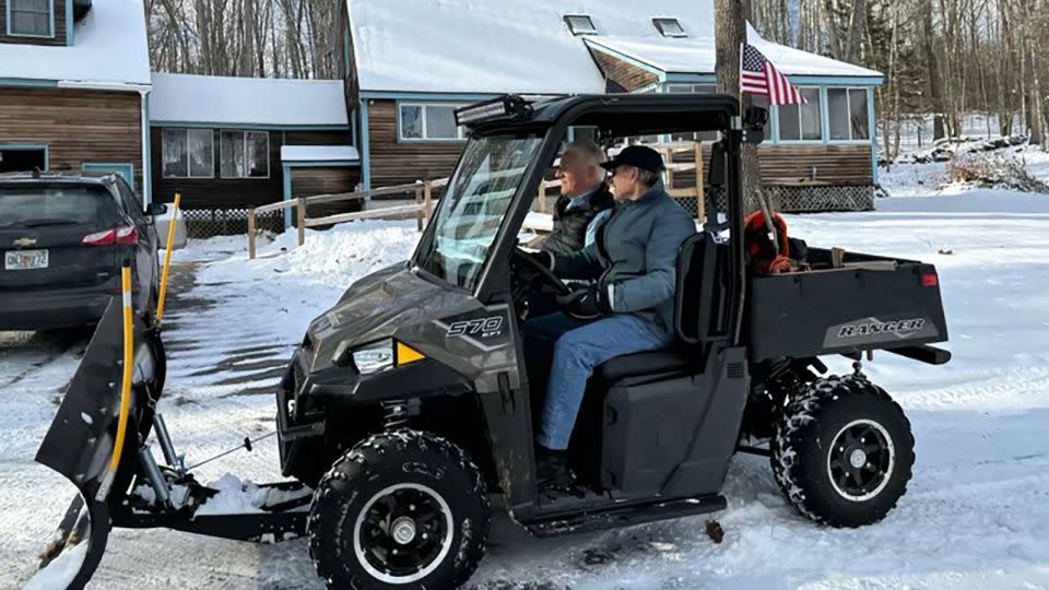 John King and New Hampshire voter Pete Burdett in Belknap County ahead of the primary. - CNN