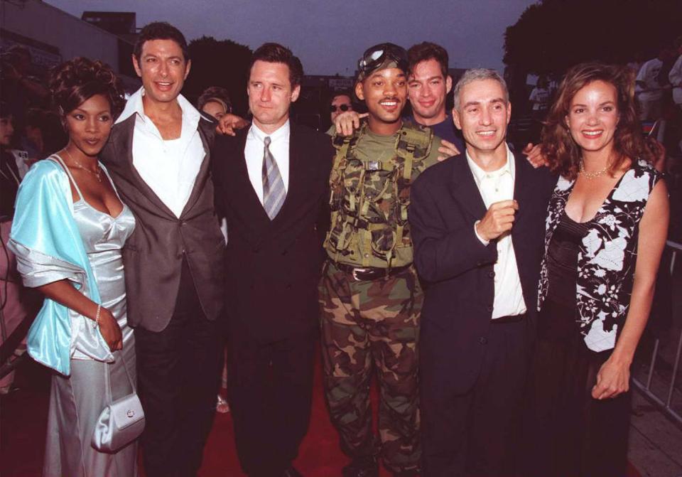 The 'Independence Day' Premiere Was a Time Capsule of '90s Fame and Fashion