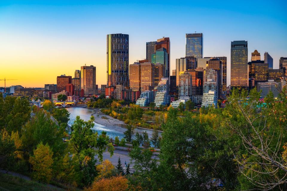 Die lebenswerteste Stadt in Kanada ist allerdings der Austragungsort der Olympischen Winterspiele 1988: Calgary erhält von "The Economist" die volle Punktzahl für seine Infrastruktur und teilt sich 2022 den dritten Platz mit ... (Bild: iStock/miroslav_1)