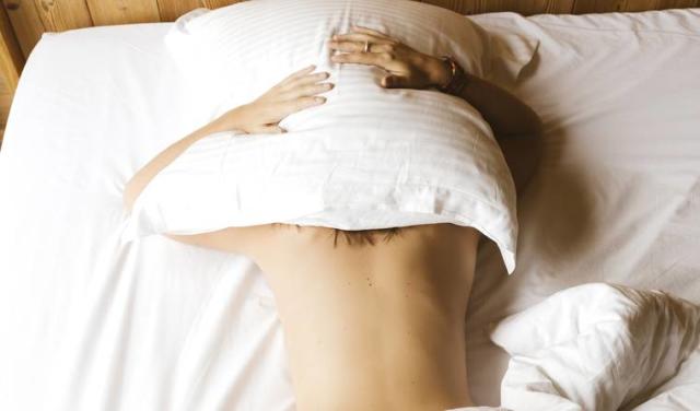 Here's why you should be sleeping naked in the winter