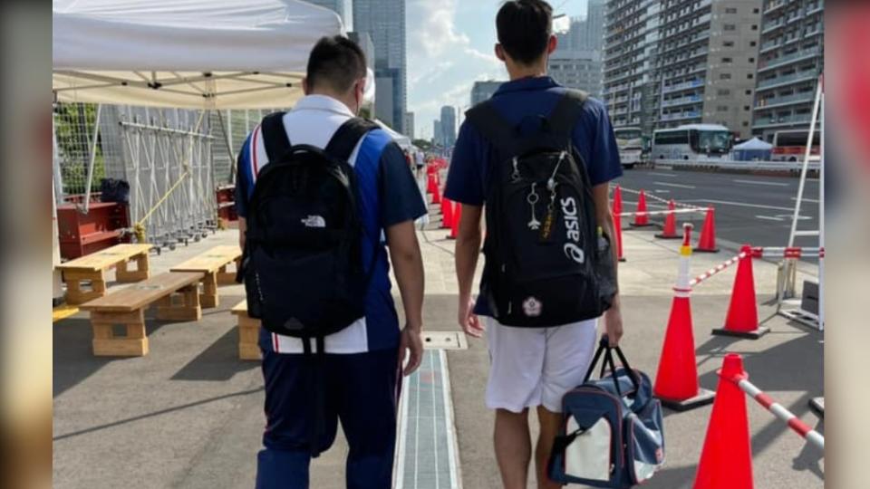 跆拳道好手劉威廷（右）東京奧運後宣布引退。（圖／翻攝自劉威廷臉書）