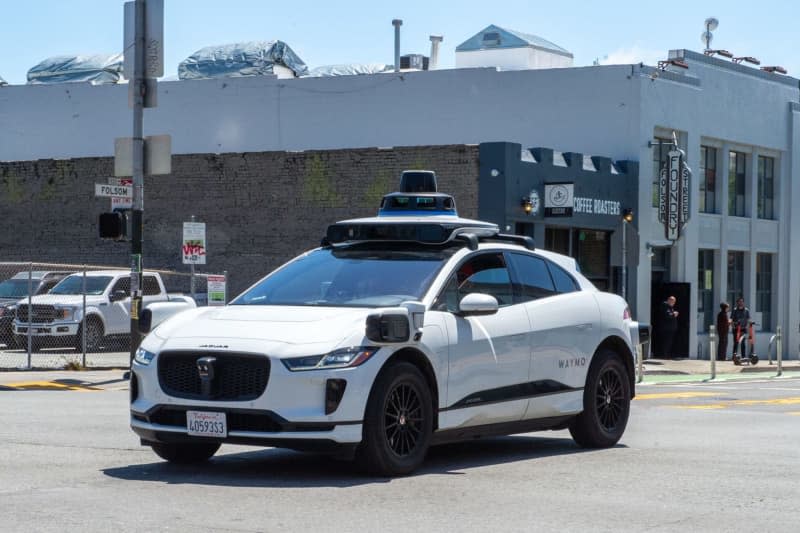 Automotive companies have for years been promising self-driving cars, but only now with Google sister company Waymo expanding its driverless car service in the US, does it appear closer to becoming an everyday reality. Andrej Sokolow/dpa