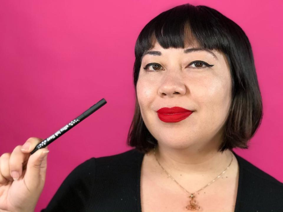 HelloGiggles' senior beauty and fashion editor and resident eyeliner snob, Marie Lodi, tests the Kat Von D Ultra Ink Liner.