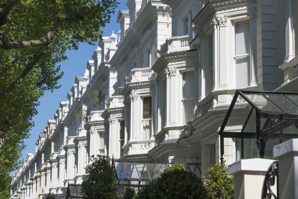 Exclusive properties on Holland Park W11 in the Royal Borough of Kensington and Chelsea, London, UK. (Photo by: Education Images/Universal Images Group via Getty Images)