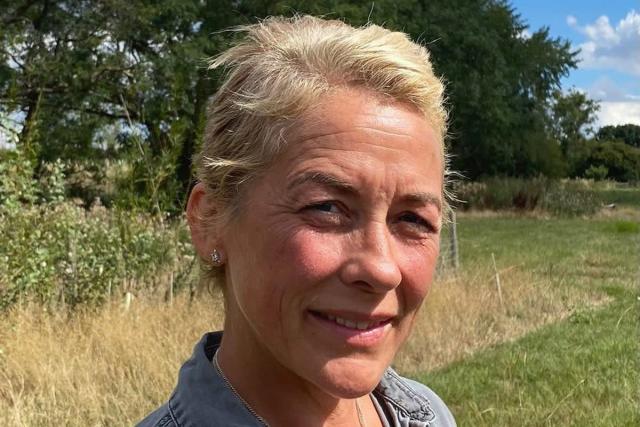 Sarah Beeny: TV presenter reveals breast cancer battle and gets haircut after first chemo session