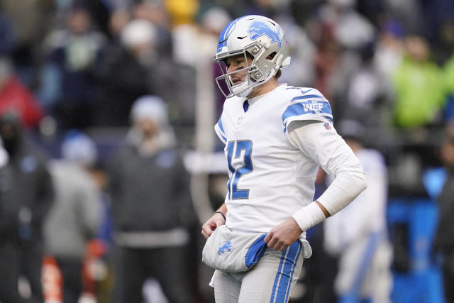 Detroit Lions ace signs rude message on Green Bay Packers jersey before  crunch NFL clash - Mirror Online