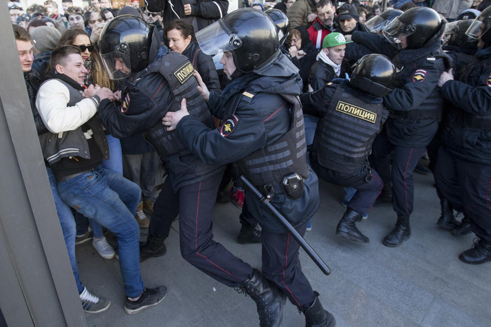 Protests nationwide bring thousands to Russia’s streets