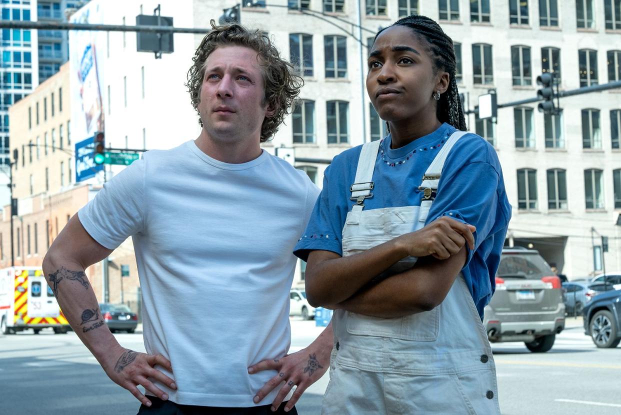 Carmy (Jeremy Allen White) und Sydney (Ayo Edebiri) stehen vor einem Neustart. (Bild: FX Networks)