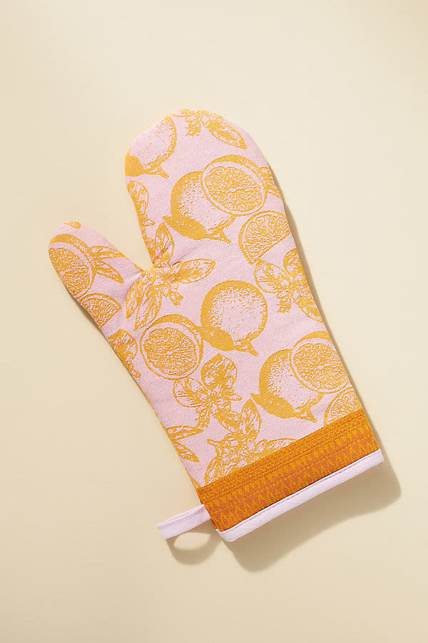 <p><a href="https://go.redirectingat.com?id=74968X1596630&url=https%3A%2F%2Fwww.anthropologie.com%2Fanthroliving%2Fshop%2Fcitrus-jacquard-oven-mitt&sref=https%3A%2F%2Fwww.elledecor.com%2Fshopping%2Fg44006064%2Fanthropologie-memorial-day-sale-2023%2F" rel="nofollow noopener" target="_blank" data-ylk="slk:Shop Now;elm:context_link;itc:0;sec:content-canvas" class="link ">Shop Now</a></p><p>Citrus Jacquard Oven Mitt</p><p>$14.00</p><p>anthropologie.com</p><span class="copyright">Anthropologie</span>