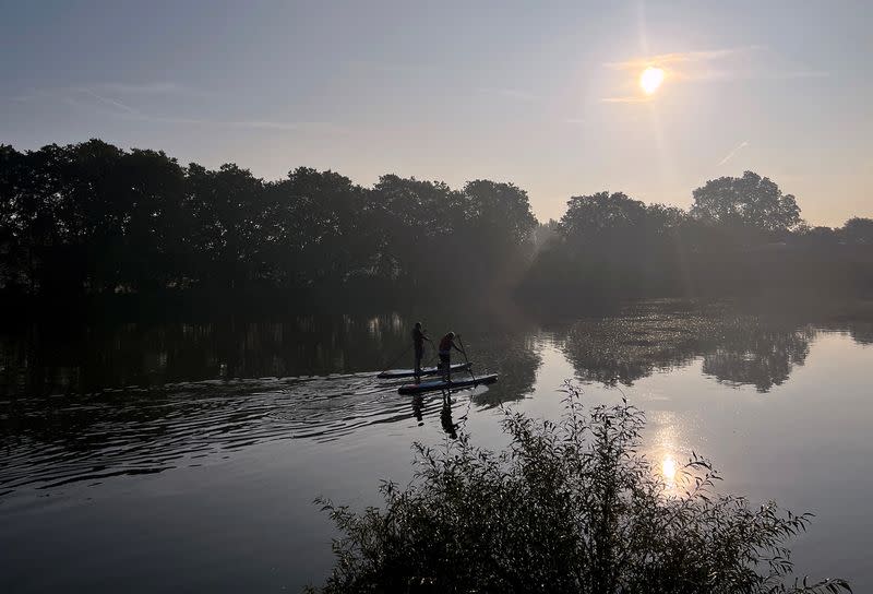 Hot weather continues in London