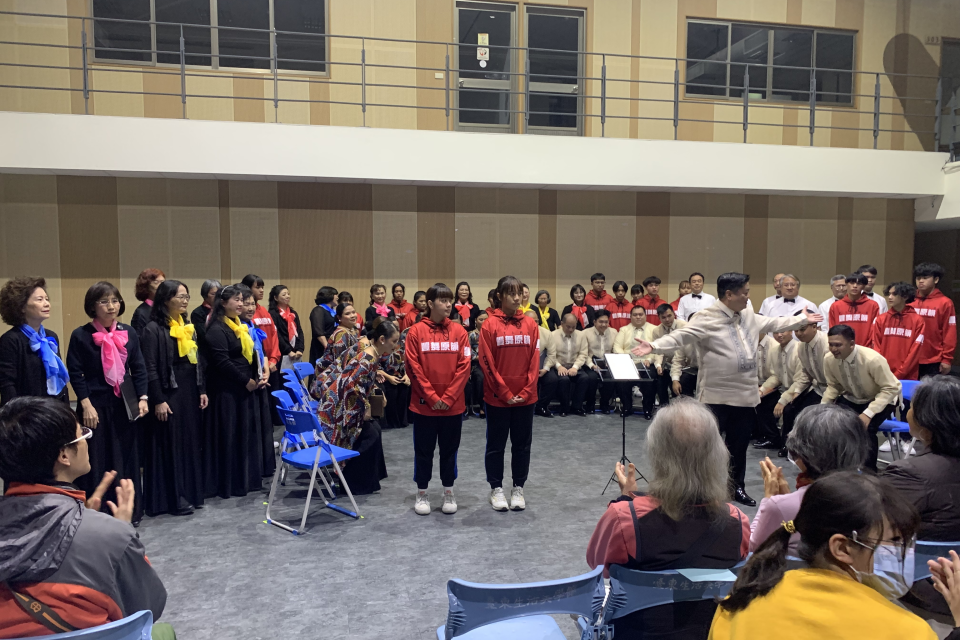 菲律賓瑪德利加合唱團（Philippine Madrigal Singers）與臺東室內合唱團、豐田國中豐舞原韻合唱團共同演唱