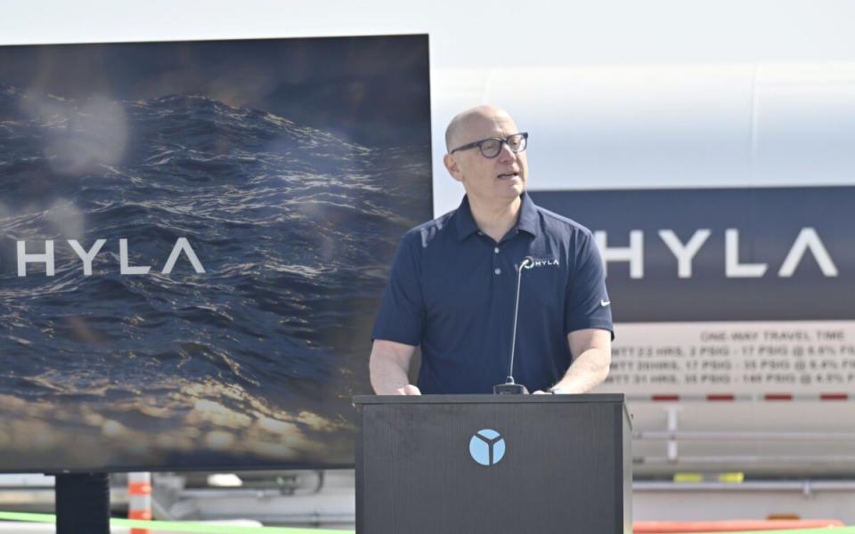 Nikola CEO Steve Girsky at the company’s grand opening of its first modular fueling station for hydrogen in Ontario, California. (Photo: Nikola)