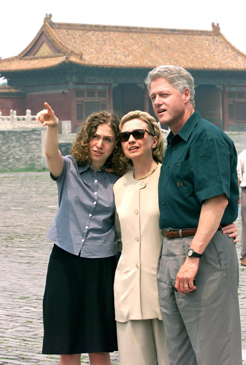 Hillary Clinton sightseeing in Beijing on June 28, 1998