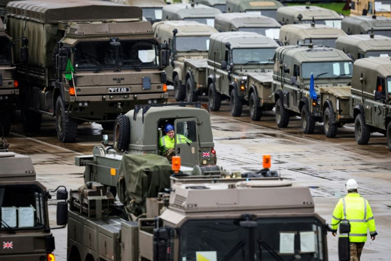 In den nächsten Wochen werden auf den deutschen Straßen vermehrt Militärkonvois zu sehen sein: Am Montag begann die "sichtbare Hochphase" des Beitrags der Bundeswehr zum Nato-Großmanöver "Steadfast Defender", wie Generalinspekteur Carsten Breuer sagte. (Adrian DENNIS)