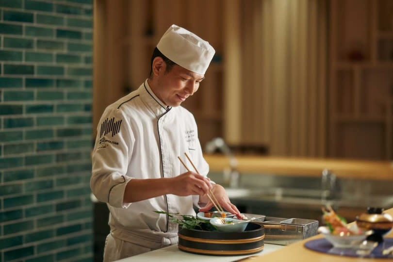 JR東日本大飯店台北B1的HAYASE日本料理餐廳由日籍料理長郡司行雄(Yukio Gunji)執掌，餐廳提供正統的懷石料理。（圖／品牌提供）