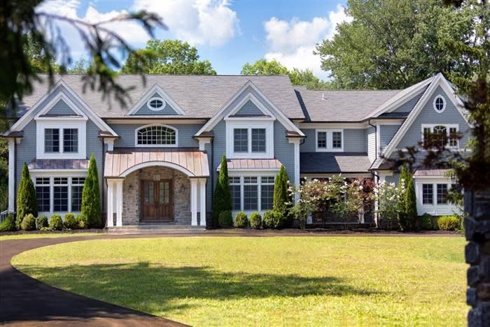 Kevin Jonas relists New Jersey pad