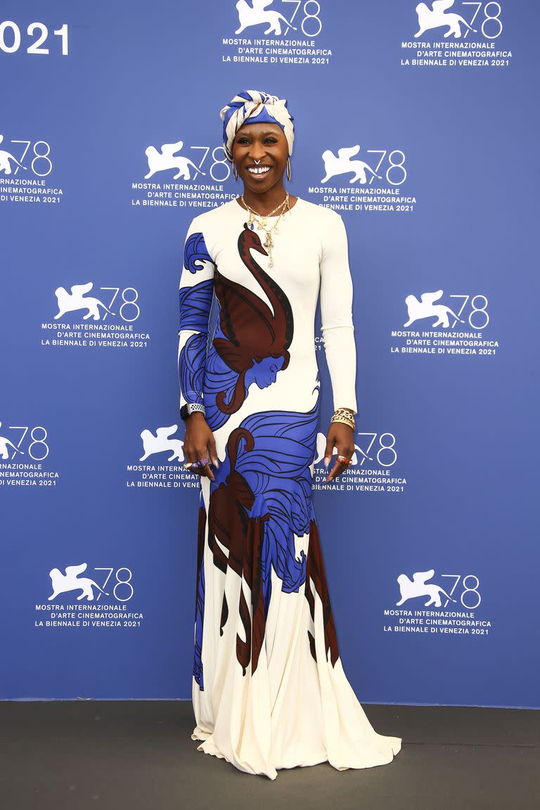 Cynthia Erivo en su llegada a la ceremonia de inauguración y proyección de la película Madres paralelas, en la jornada inaugural del 78º Festival de Cine de Venecia, el 1 de septiembre