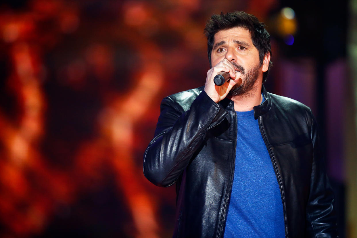 NOGENT-SUR-MARNE, FRANCE - DECEMBER 09:  French Singer Patrick Fiori performs on stage during the 31st France Television Telethon at Pavillon Baltard on December 9, 2017 in Nogent-sur-Marne, France.  (Photo by Julien Hekimian/Getty Images)