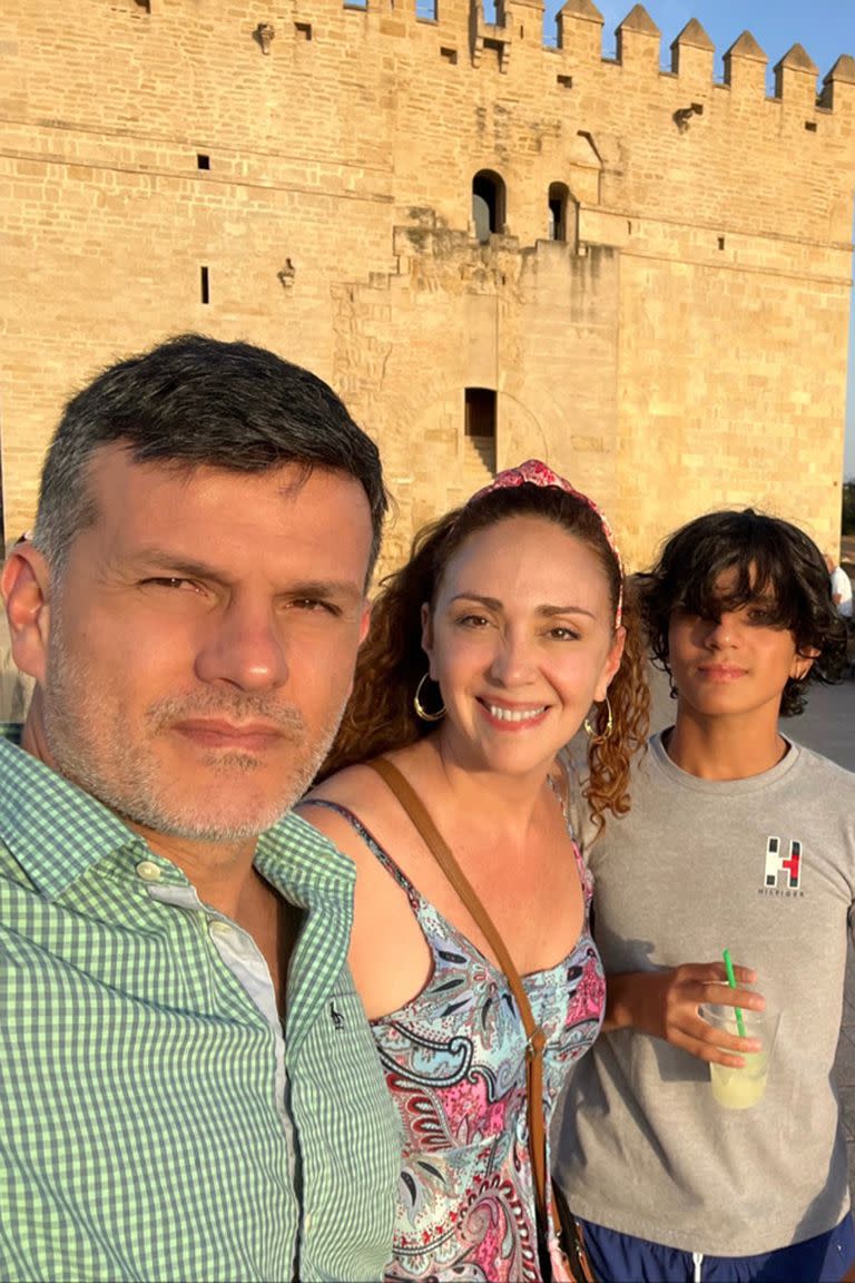 Sabrina Olmedo junto a su familia