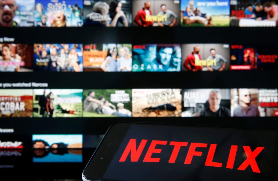 Der Gewinn von Netflix ging aufgrund der neuen Billigabos zurück.  - Copyright: Chesnot/Getty Images