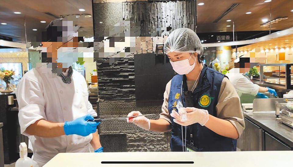 高雄漢來海港城巨蛋店傳出疑似有生熟食混用汙染狀況。（本報資料照片）