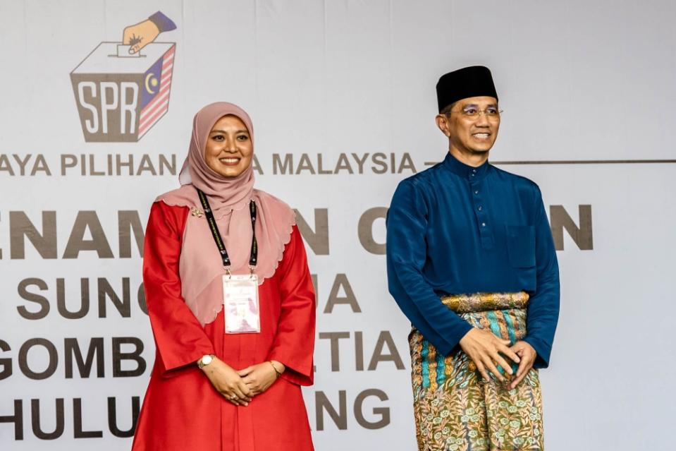 Perikatan Nasional’s Datuk Seri Mohamed Azmin Ali (right) is in a straight fight with Pakatan Harapan’s Juwairiya Zulkifli for the Hulu Kelang seat. — Picture by Firdaus Latif