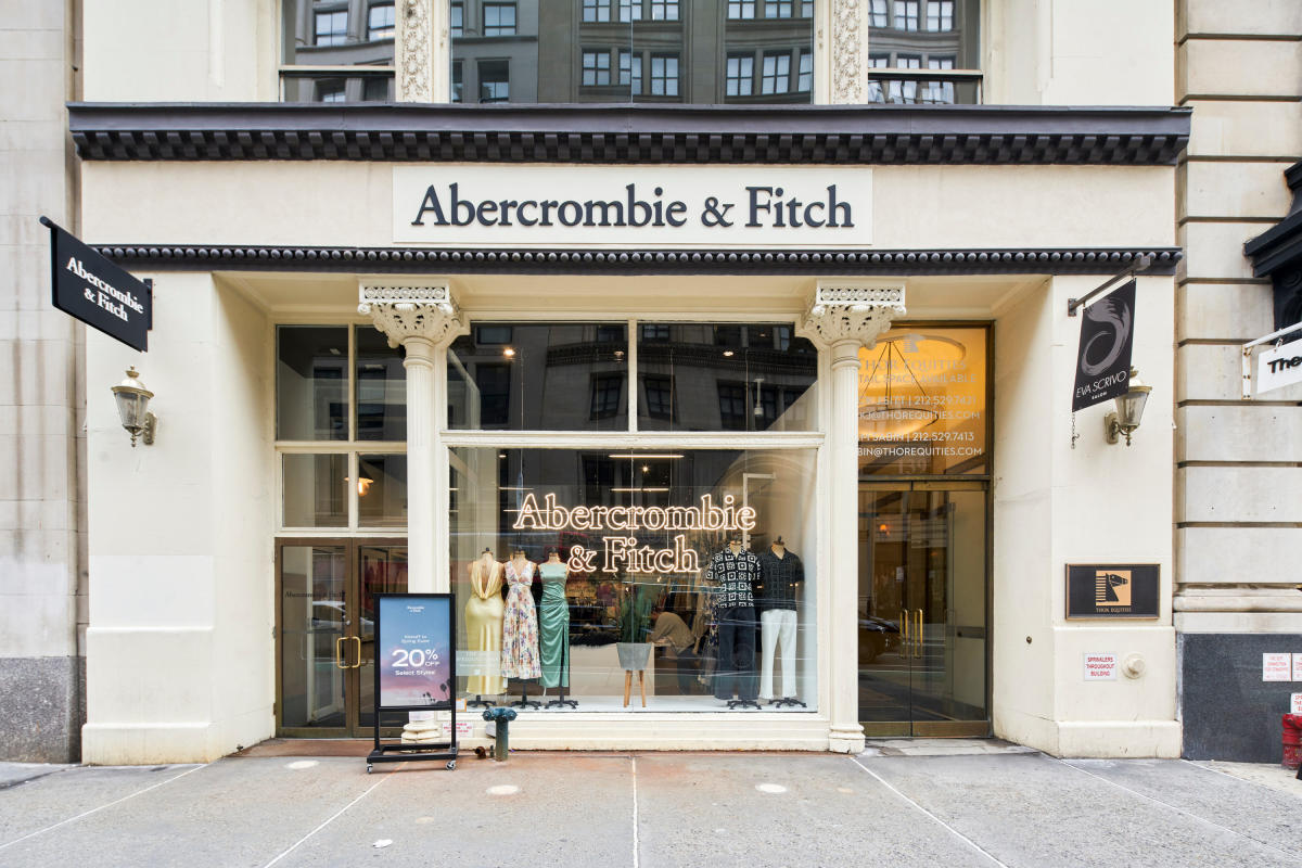 A&F, Sales Weak, to Close Gilly Hicks Stores