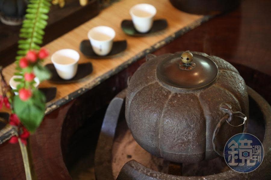 煮水的茶壺亦是藝術品。